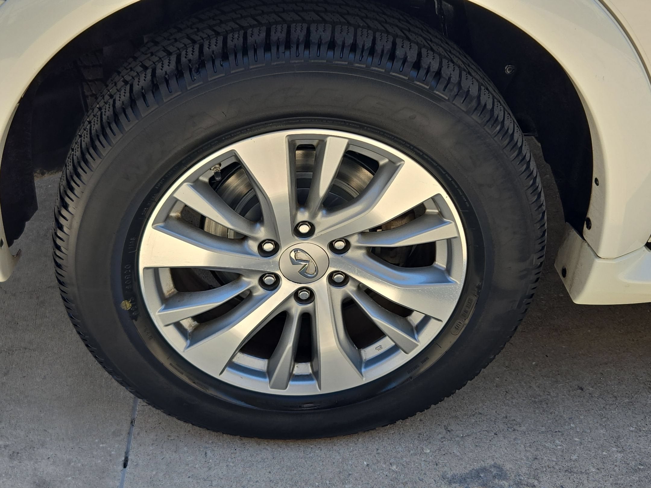 2017 INFINITI QX80 RWD