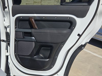 2022 Land Rover Defender X-Dynamic SE